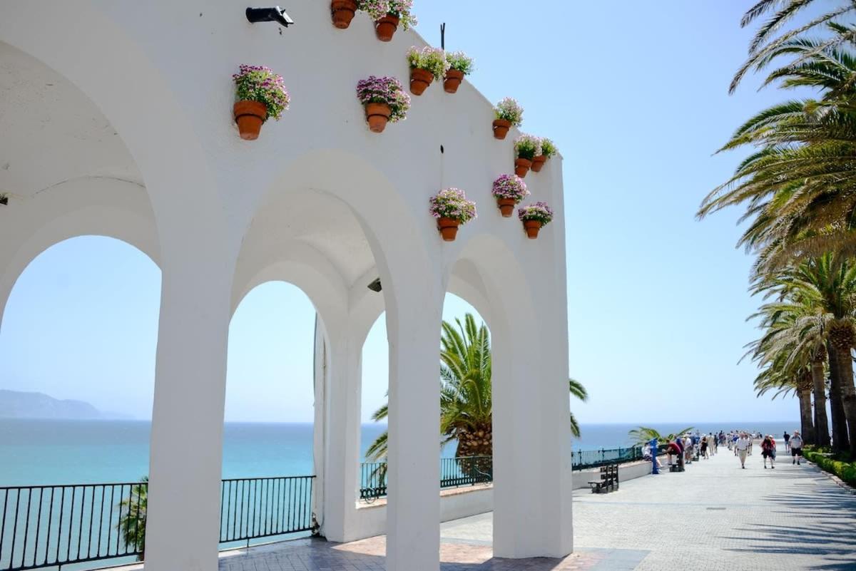 Edf Malaga Apartment เนร์คา ภายนอก รูปภาพ