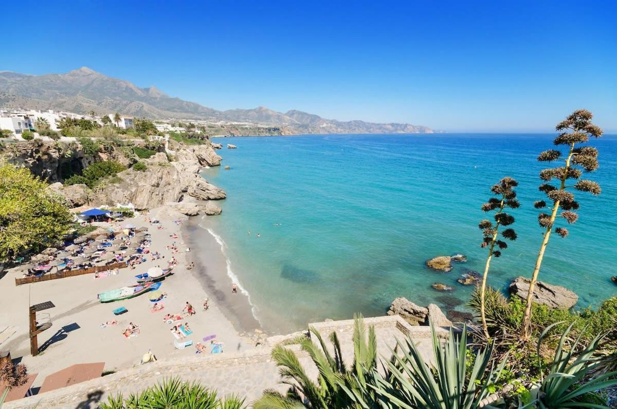 Edf Malaga Apartment เนร์คา ภายนอก รูปภาพ